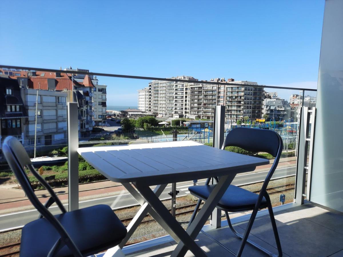 Beachstudio Westende With Sea View Middelkerke Bagian luar foto