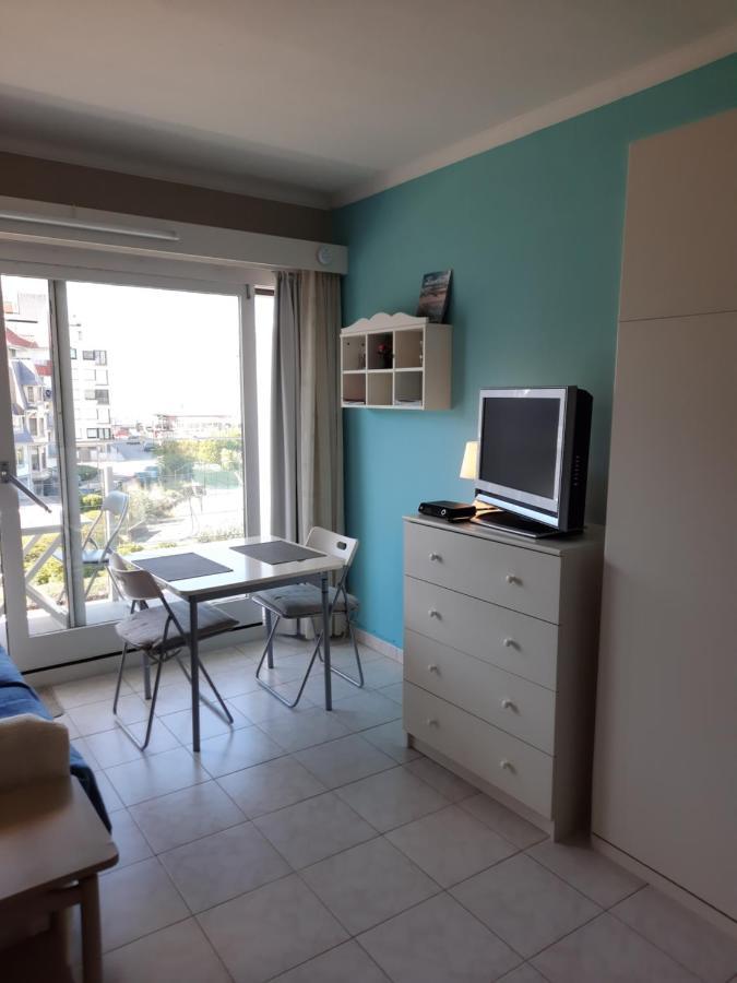 Beachstudio Westende With Sea View Middelkerke Bagian luar foto