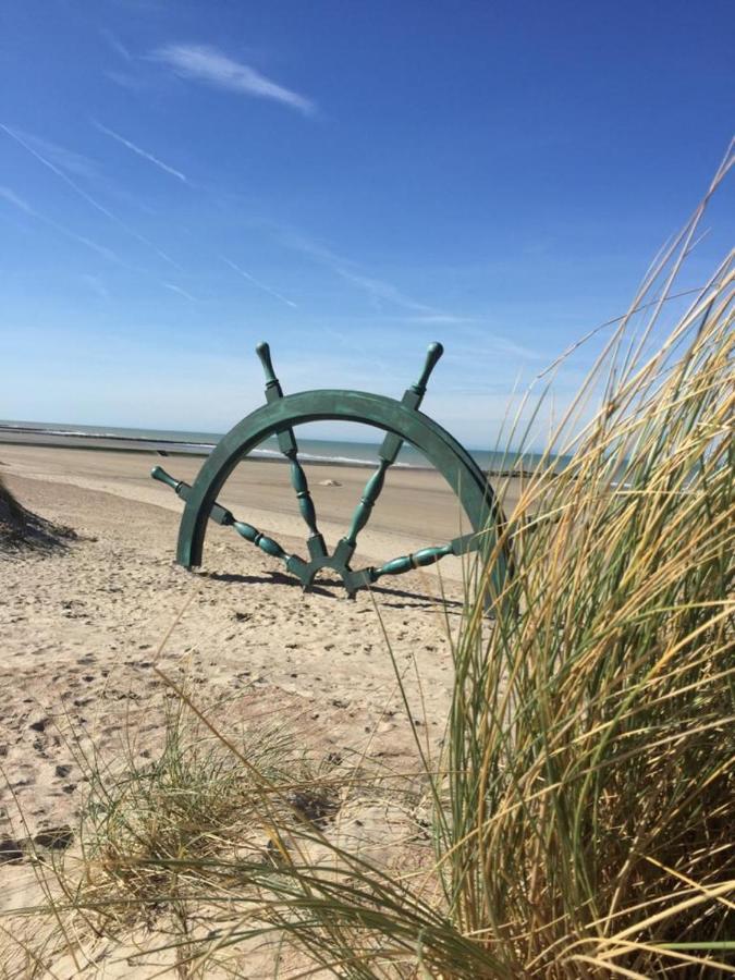 Beachstudio Westende With Sea View Middelkerke Bagian luar foto