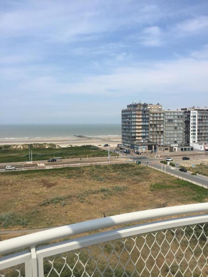 Beachstudio Westende With Sea View Middelkerke Bagian luar foto
