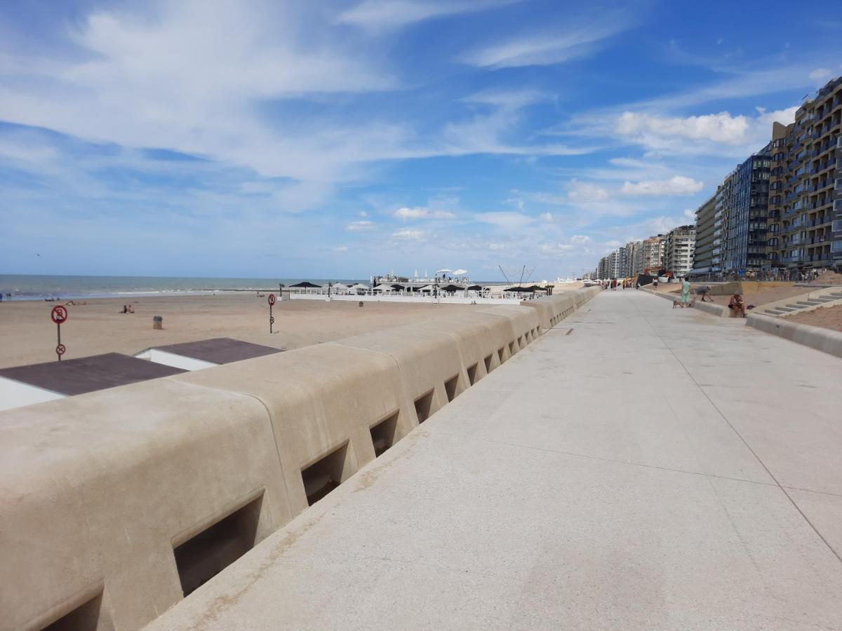 Beachstudio Westende With Sea View Middelkerke Bagian luar foto