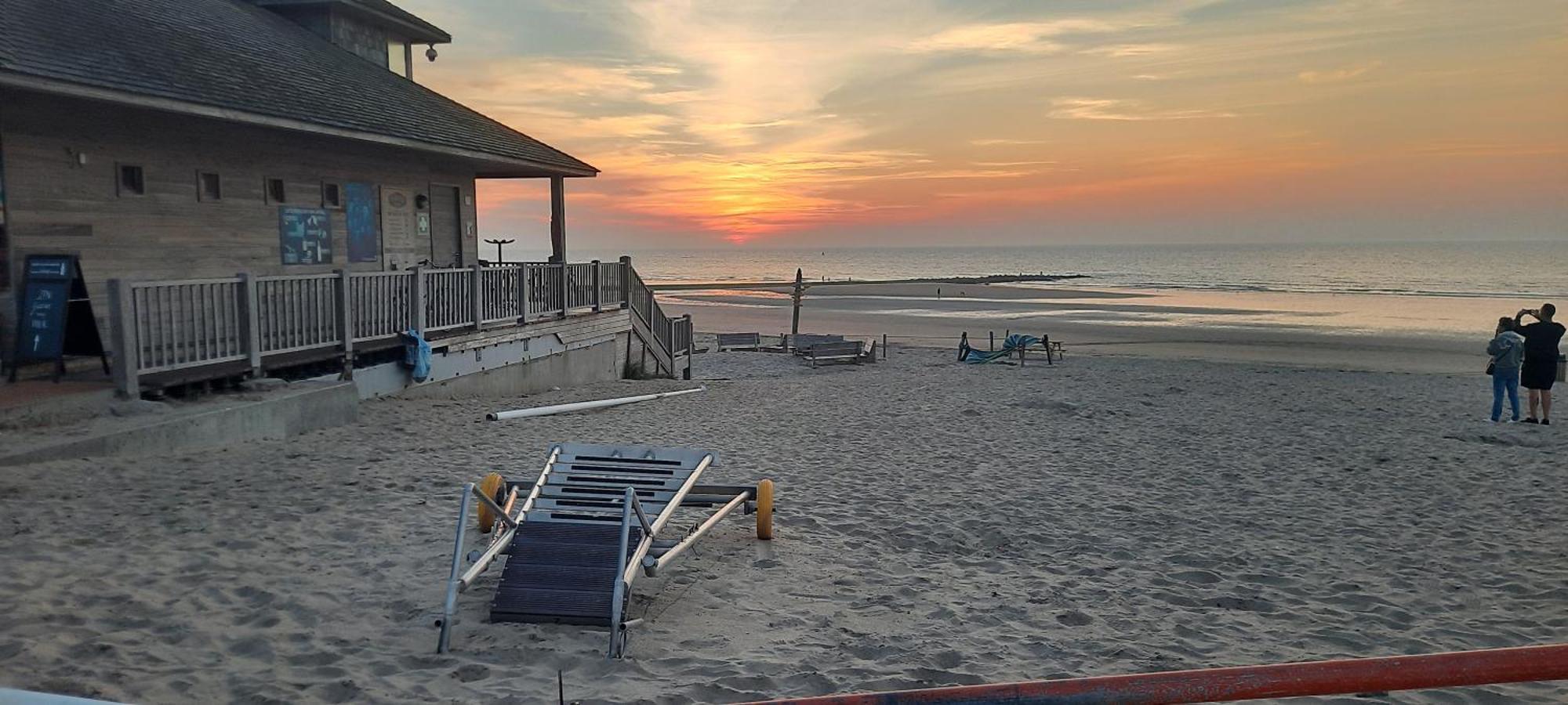 Beachstudio Westende With Sea View Middelkerke Bagian luar foto