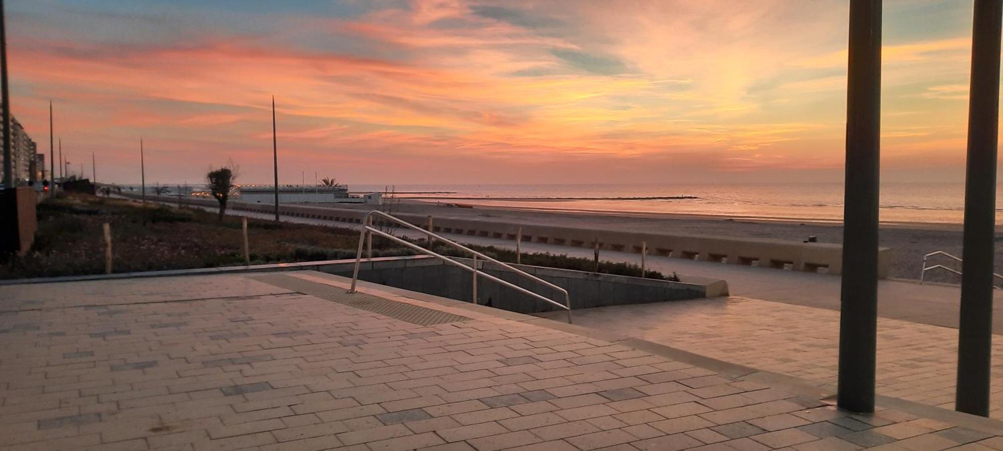 Beachstudio Westende With Sea View Middelkerke Bagian luar foto