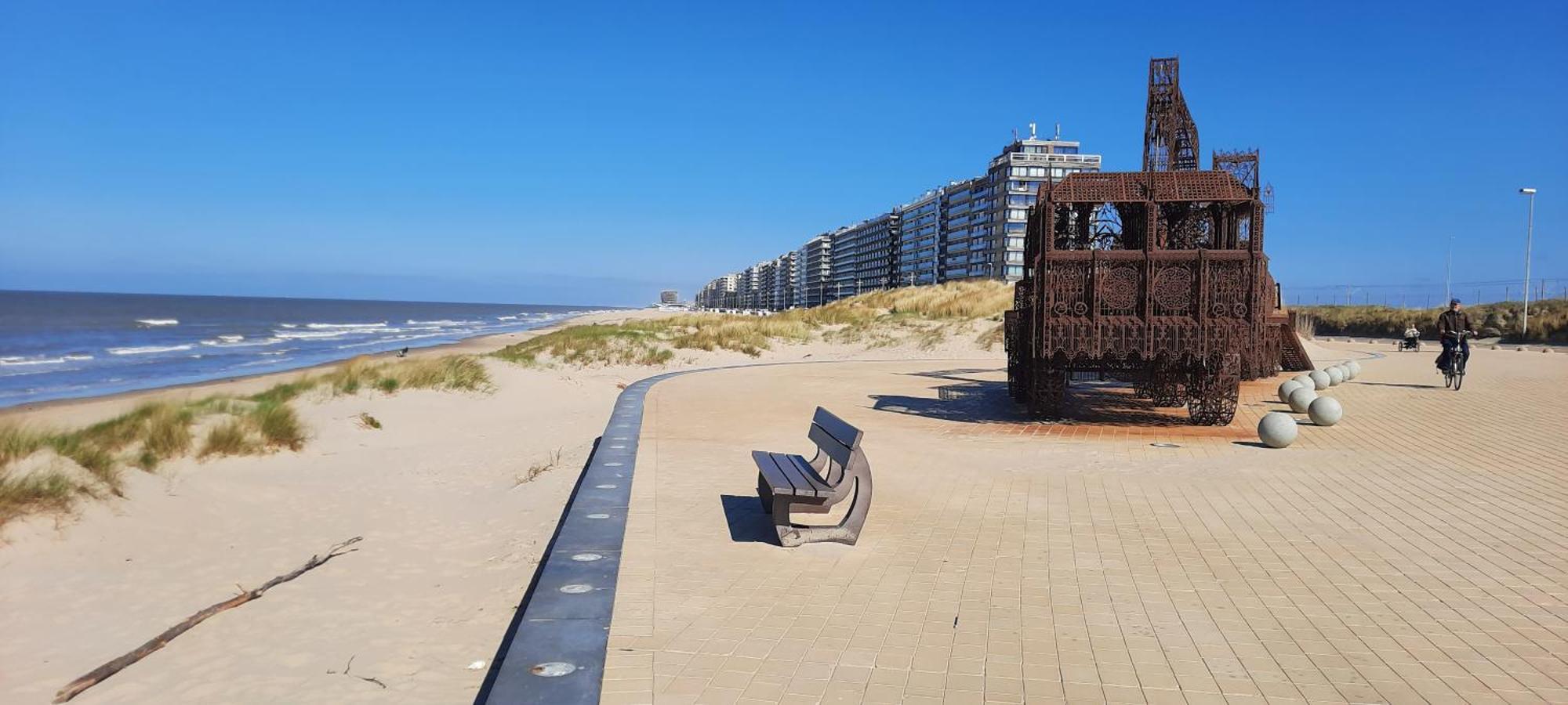Beachstudio Westende With Sea View Middelkerke Bagian luar foto